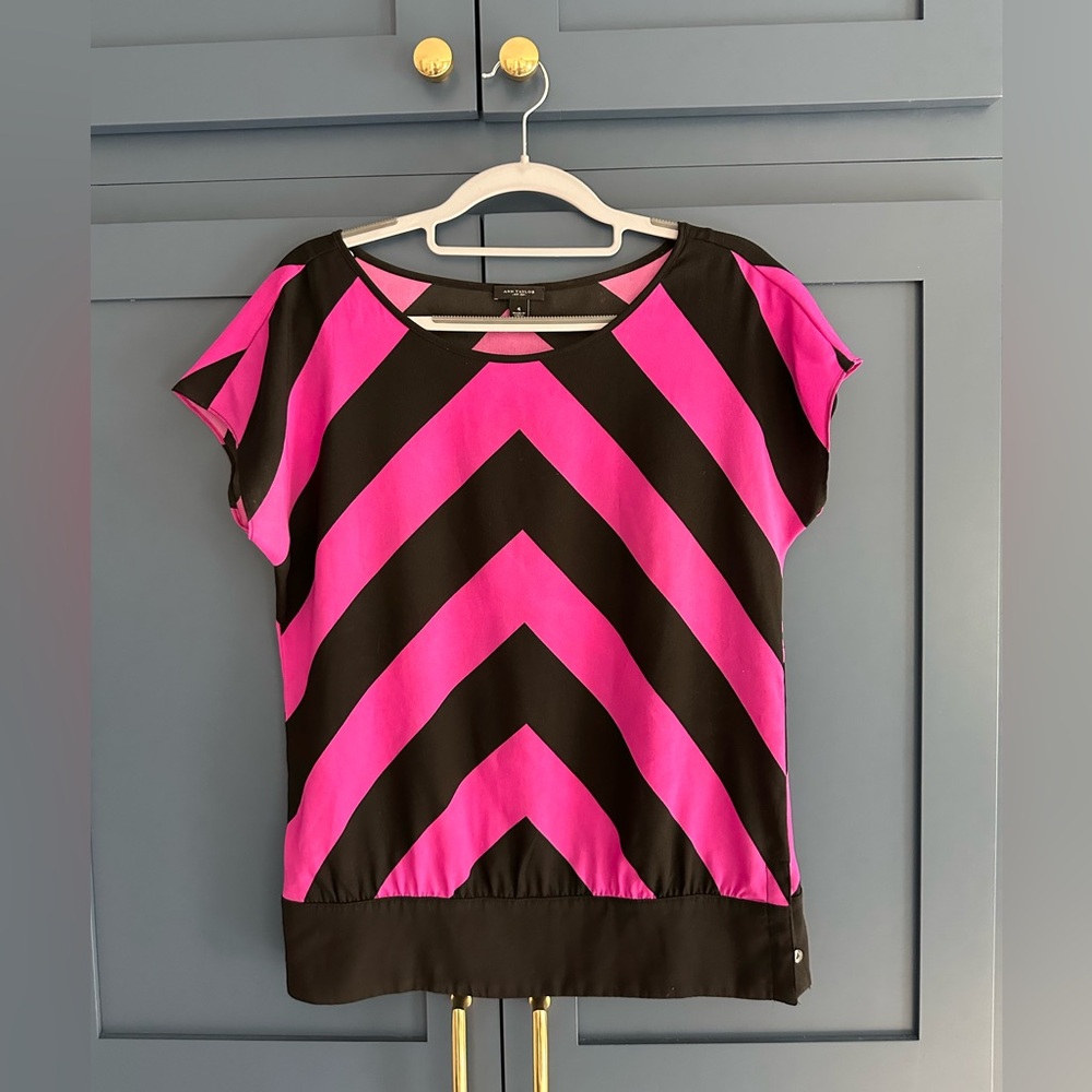 Ann Taylor Pink and Black Chevron Blouse Size 4